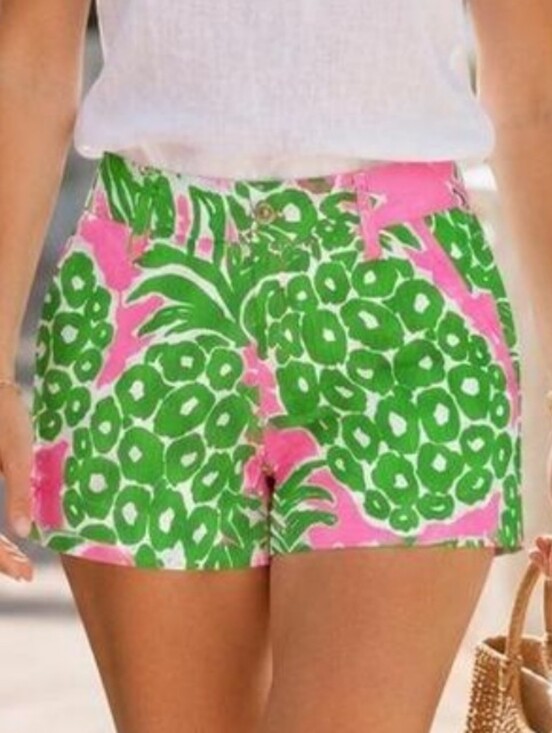 Lilly Pulitzer Pants - Lilly Pulitzer Callahan Shorts | Size 6 | Pink & Green Tropical Print | EUC